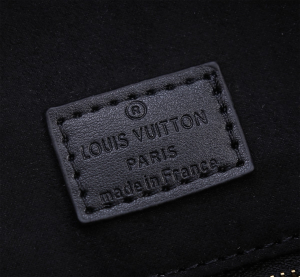 ルイヴィトンバッグ着用イメージ